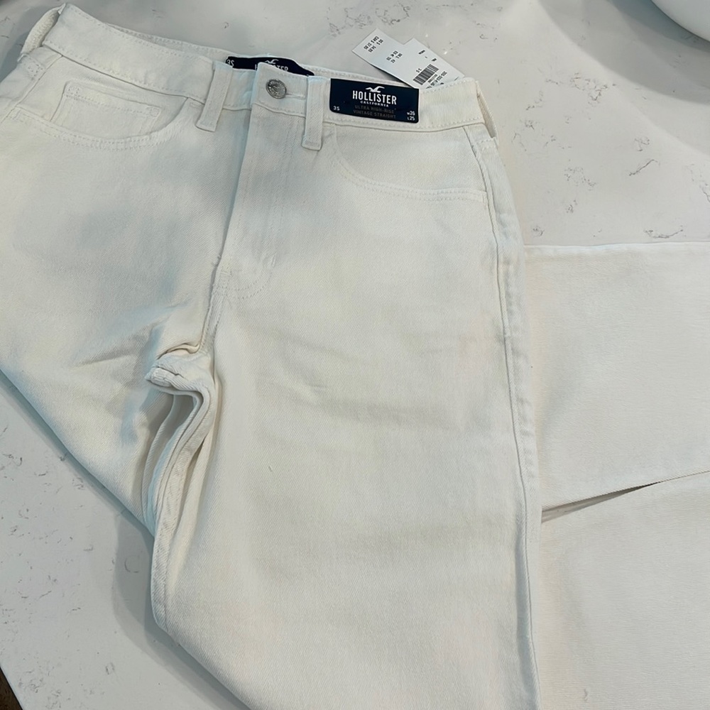Vintage straight white super cute jeans !!